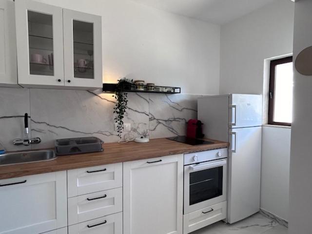 Lazaneo Seafront Apartments, Hvar *